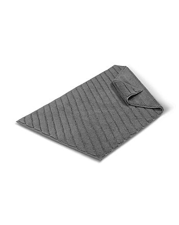 DIAGONAL BATH RUG